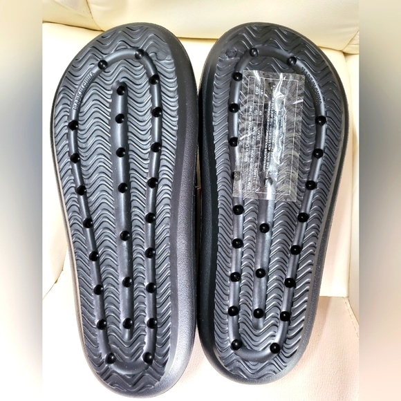 Brand New! Victoria's Secret PINK Black Chunky Flip Flips Size Women's 10 - Picture 3 of 5